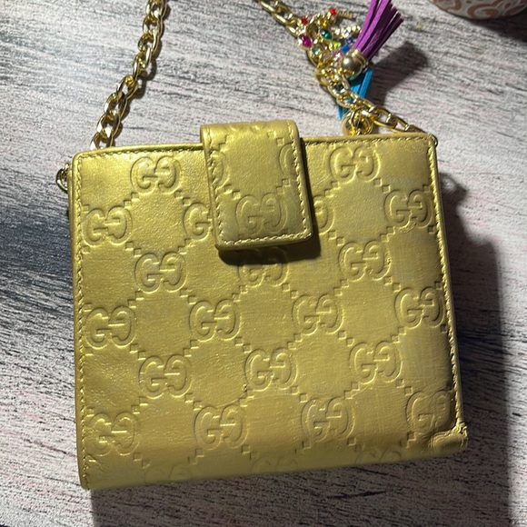 (Traded )Gucci Gold Wallet 🤩 - Picture 5 of 12